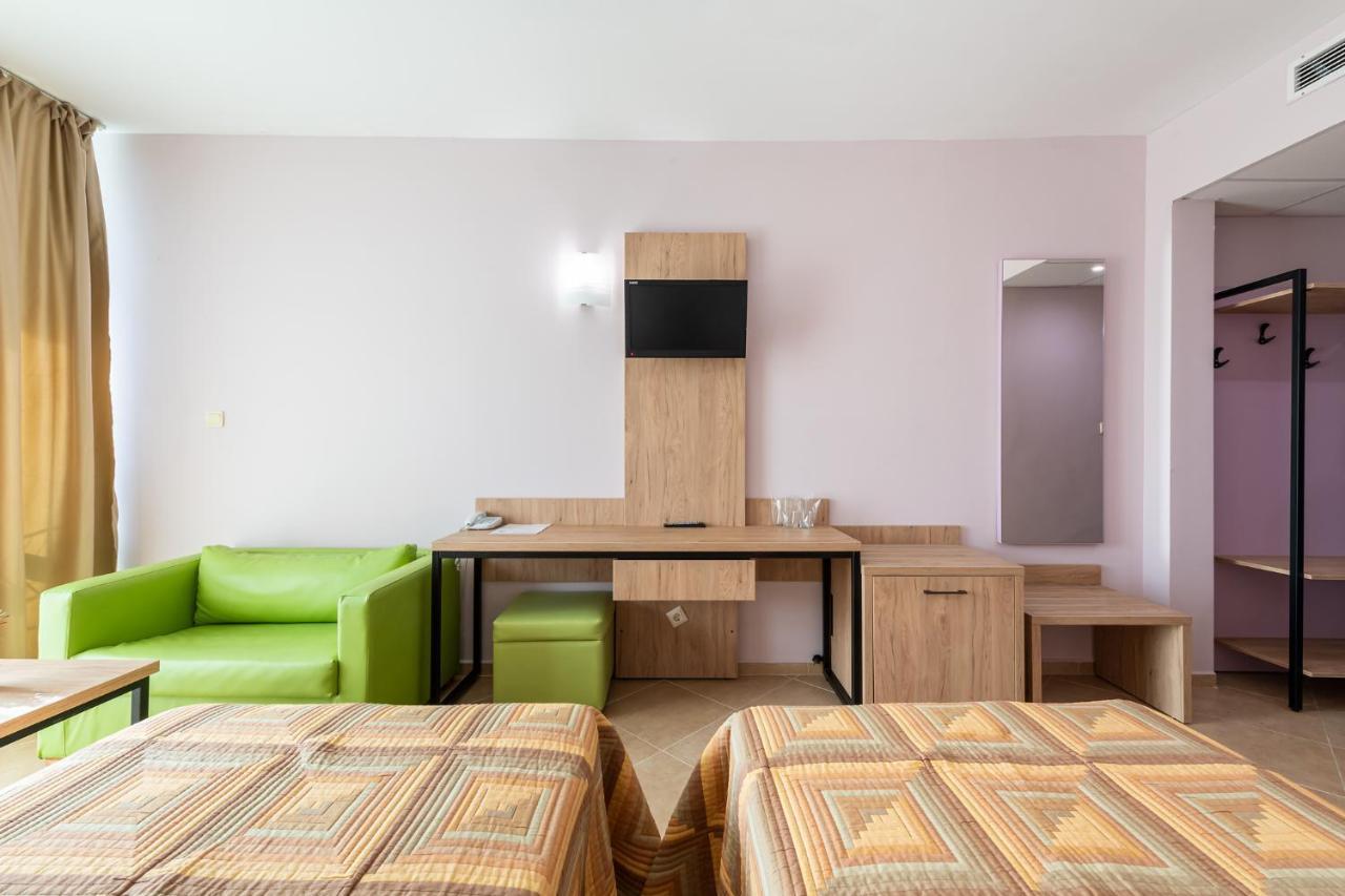 Ivana Palace Hotel - Free Parking Slăntjev Brjag Exteriör bild