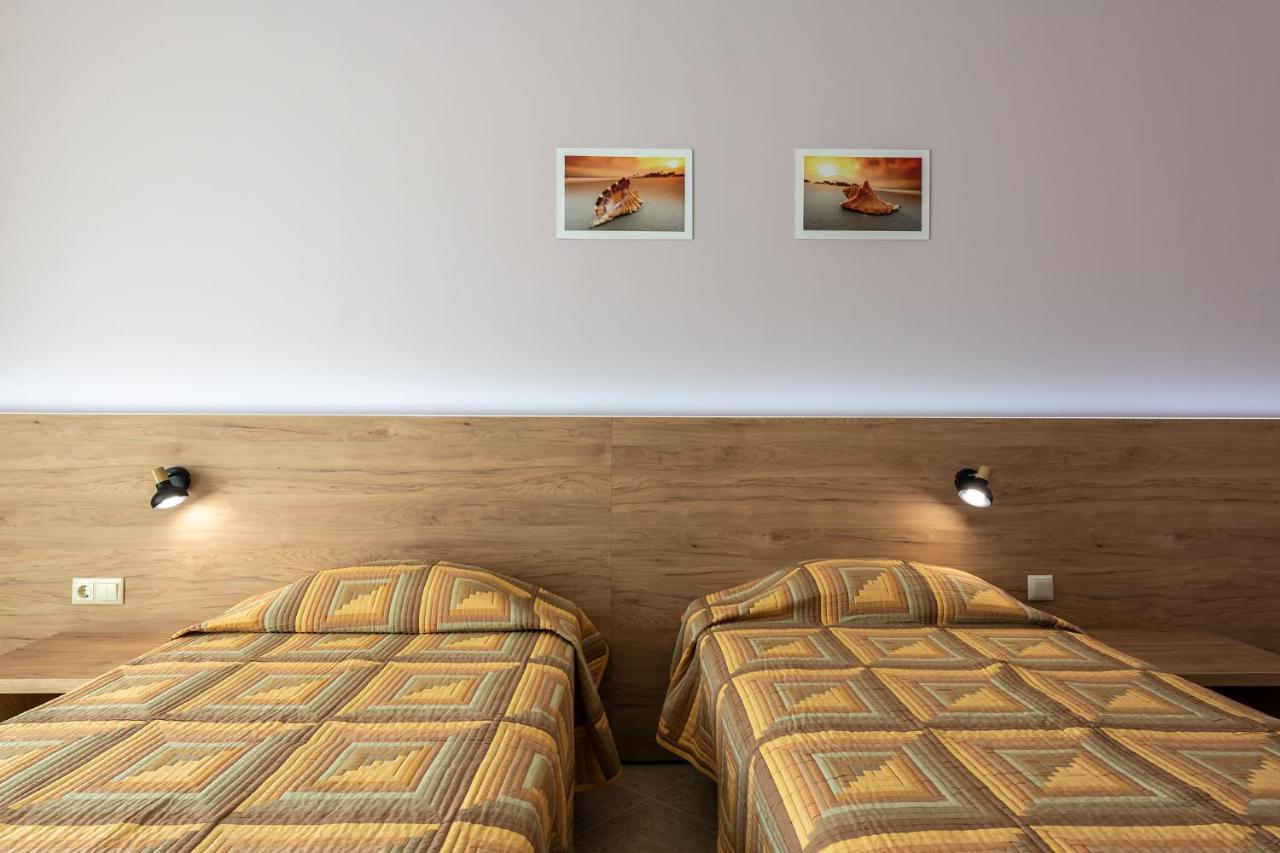 Ivana Palace Hotel - Free Parking Slăntjev Brjag Exteriör bild
