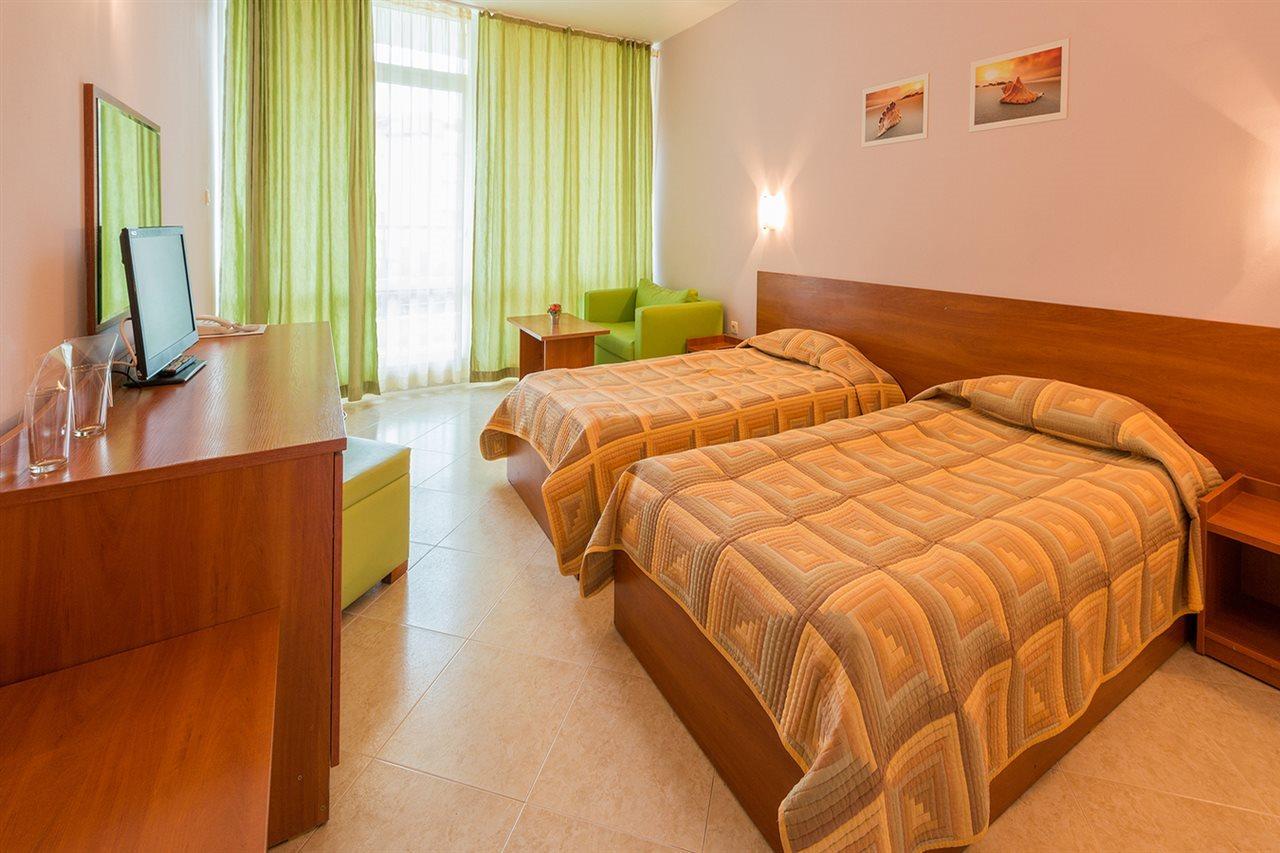 Ivana Palace Hotel - Free Parking Slăntjev Brjag Exteriör bild