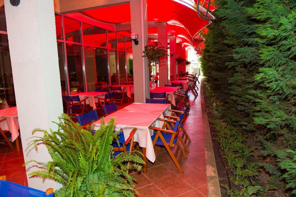 Ivana Palace Hotel - Free Parking Slăntjev Brjag Exteriör bild