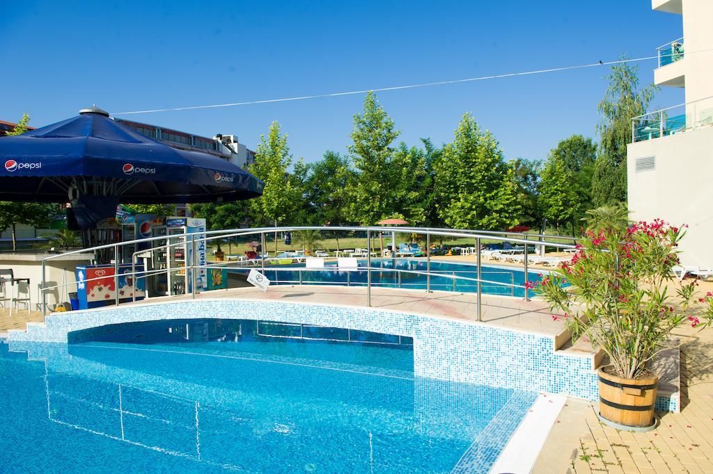 Ivana Palace Hotel - Free Parking Slăntjev Brjag Exteriör bild